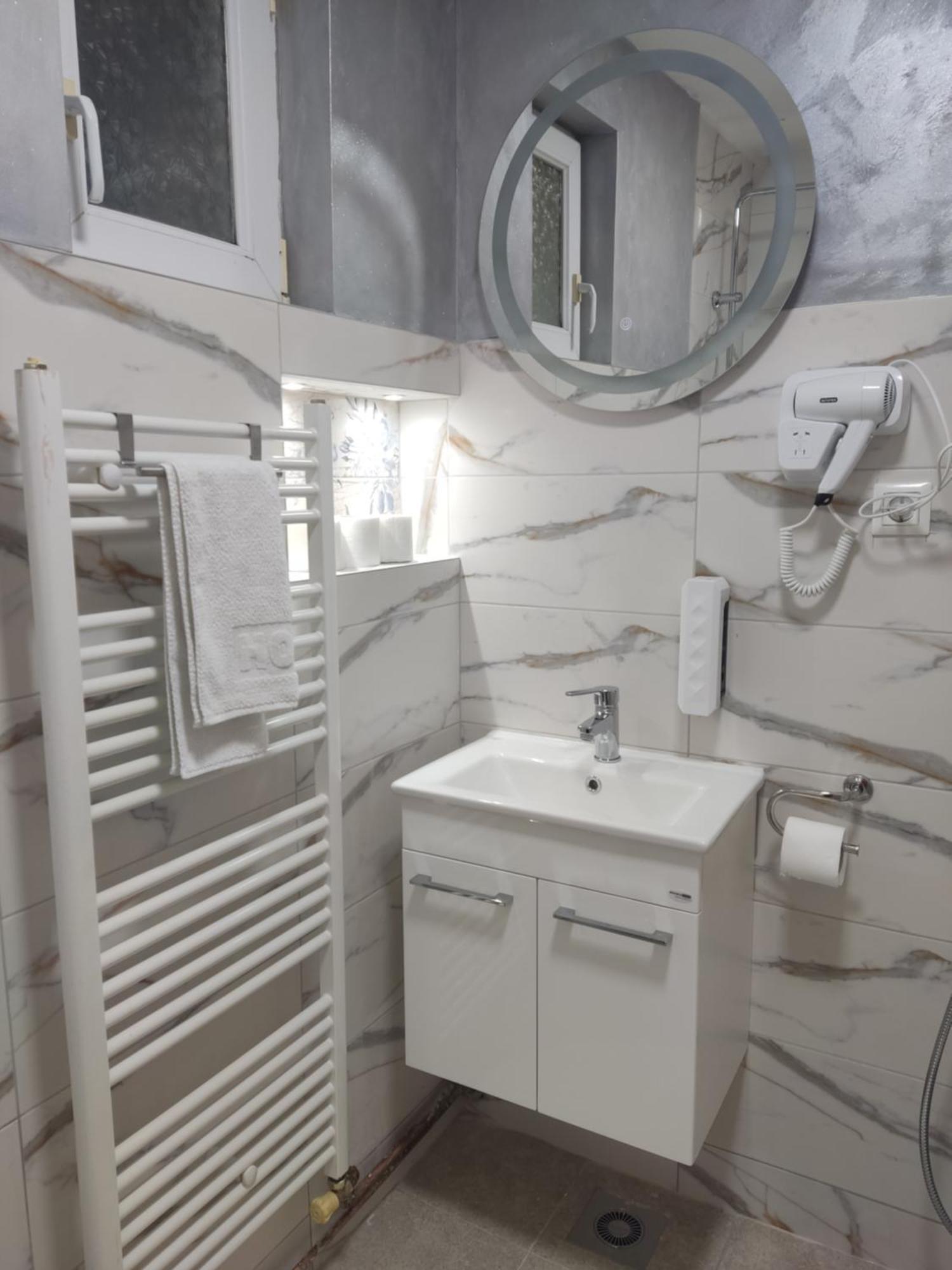 Ticina Apartment ซาราเยโว ภายนอก รูปภาพ